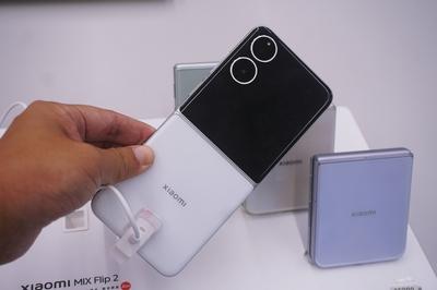 Xiaomi MIX Flip 2 Foldable Phone-stock-foto