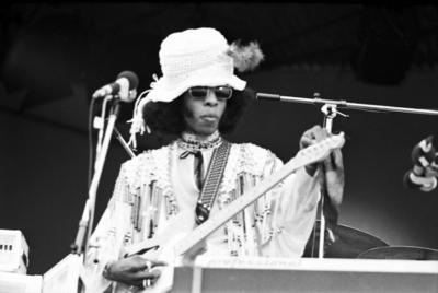 The group Sly and the Family Stone during the famous Isle of Wight festival in 1970, it is estimated that between 600 a-stock-foto
