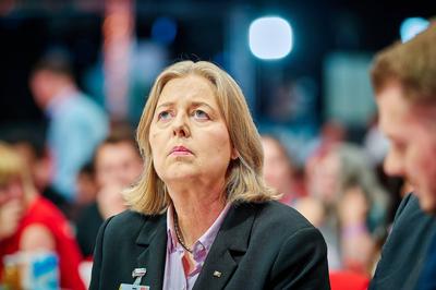 SPD-Bundesparteitag - B?rbel Bas-stock-foto