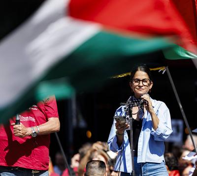 Demonstration Wien: " Gro?demo f?r Gaza: Die ?sterreichische Regierung muss jetzt handeln! " // Demonstration Vienna: "Mass Demonstration for Gaza: The Austrian Government Must Act Now!"-stock-photo