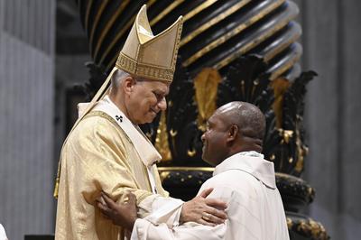 ITALY -   POPE LEO XIV  LEADS A ,ASS WITH PRIESTLY ORDINATIONS INSIDE THE ST PETER'S BASILICA AT THE VATICAN   - 2025/6/27-stock-foto