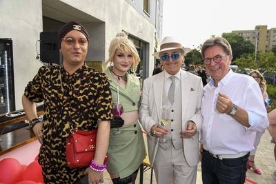 Julian F. M. Stoeckel, Uff, Lo Graf von Blickensdorf und Arno Funke zu Gast bei der Eroeffnung VIP Opening des neuen Deinhard Salons am 28.Juni 2025 in Berlin *** Julian F M Stoeckel, Uff, Lo Graf von Blickensdorf and Arno Funke as guests at the VIP opening of the new Deinhard Salon on June 28, 2025 in Berlin-stock-foto
