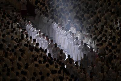 ITALY -   POPE LEO XIV  LEADS A ,ASS WITH PRIESTLY ORDINATIONS INSIDE THE ST PETER'S BASILICA AT THE VATICAN   - 2025/6/27-stock-foto