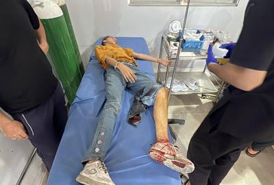 Palestinian casualties are brought to Al-Awda Hospital, following what the Gaza Health Ministry-stock-foto