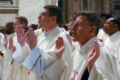ITALY -   POPE LEO XIV  LEADS A ,ASS WITH PRIESTLY ORDINATIONS INSIDE THE ST PETER'S BASILICA AT THE VATICAN   - 2025/6/27-stock-foto