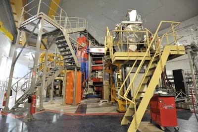 Der nach dem Tokamak Prinzip arbeitenden Tore Supra Kernfusionsreaktor im Nuklearforschungszentrum C-stock-foto