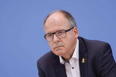 Stefan K?rzell, Mitglied des Gesch?ftsf?hrenden Bundesvorstands des Deutschen Gewerkschaftsbundes (DGB), Deutschland, Be-stock-foto