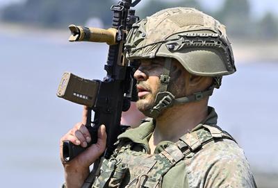 Beim Grand Crossing 2025 sind Soldatinnen und Soldaten aus Deutschland,Gro?britanien,Italien und den Niederlanden im Ein-stock-foto