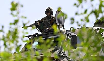 Beim Grand Crossing 2025 sind Soldatinnen und Soldaten aus Deutschland,Gro?britanien,Italien und den Niederlanden im Ein-stock-foto