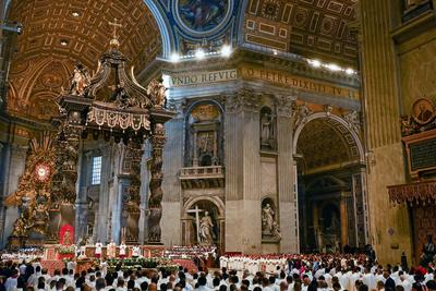 ITALY -   POPE LEO XIV  LEADS A ,ASS WITH PRIESTLY ORDINATIONS INSIDE THE ST PETER'S BASILICA AT THE VATICAN   - 2025/6/27-stock-foto