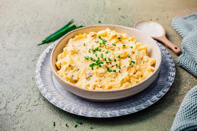 Egg spread with cream cheese Egg spread with cream cheese, egg and chives Copyright: xZoonar.com/IngridxBalabanovax 2098-stock-foto