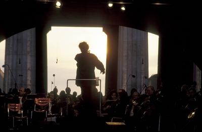 Mikis Theodorakis, 95. Geburtstag am 29. Juli Zu seinem 70. Geburtstag dirigiert Komponist Mikis Theodorakis (GRE) das S-stock-foto