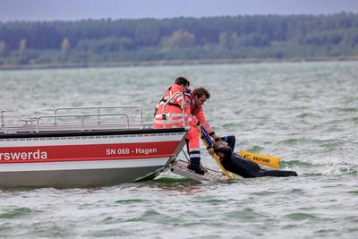 RescueFly - Automatisierter Drohnen in der Wasserrettung DEU/Sachsen/ Elsterheide ? Mit dem Einsatz automatisierter Droh-stock-foto