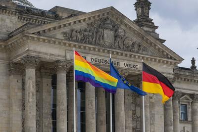 Regenbogenflagge-stock-photo