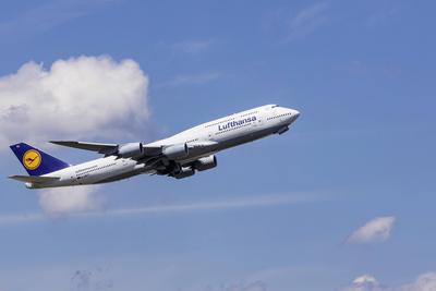 Flugzeug am Flughafen Frankfurt/Main, FRA, Fraport. // Luftfahrzeugkennzeichen: D-ABYC, LUFTHANSA, BOEING 747-8. Aircra-stock-foto