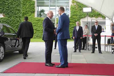 Bundeskanzler Merz empfaengt den Oesterreichischen Bundeskanzler Stocker-stock-foto