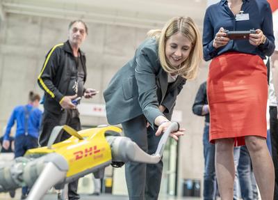 SPD-Bundesparteitag - Verena Hubertz-stock-foto