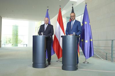 Pressekonferenz Bundeskanzler Merz mit dem  Oesterreichischen Bundeskanzler Stocker-stock-foto