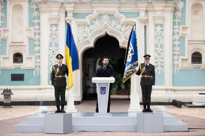 Ukrainian President, Volodymyr Zelenskyy, awards distinguished individuals the highest state awards-stock-foto