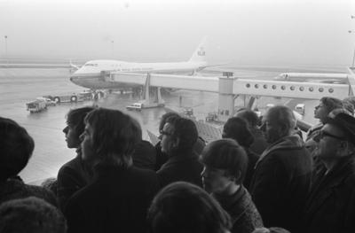 Anefo photo collection. First Jumbo Jet Boeing 747 B, KLM arrives at Schiphol; KLM-JUMBO JET. January 31, 1971 Copyright-stock-foto