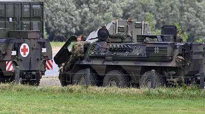 Beim Grand Crossing 2025 sind Soldatinnen und Soldaten aus Deutschland,Gro?britanien,Italien und den Niederlanden im Ein-stock-foto