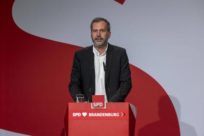 Tobias Schick, designierter neuer Oberb?rgermeister von Cottbus DEU/Berlin ? Paul Weisflog Parteitag der brandenburgisch-stock-photo