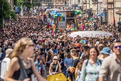 CSD 2025, gro?e Politparade, hier in der Fraunhoferstra?e, H?hepunkt der Pride Weeks, M?nchen, 28. Juni 2025-stock-foto
