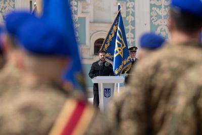 Ukrainian President, Volodymyr Zelenskyy, awards distinguished individuals the highest state awards-stock-foto