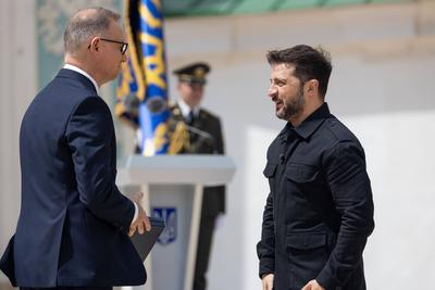 Ukrainian President, Volodymyr Zelenskyy, awards distinguished individuals the highest state awards-stock-foto