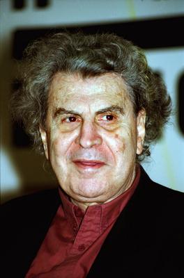 MIKIS THEODORAKIS griechischer Komponist, Liedermacher, Saenger, Politiker im Mai 1997 *** MIKIS THEODORAKIS Greek comp-stock-foto