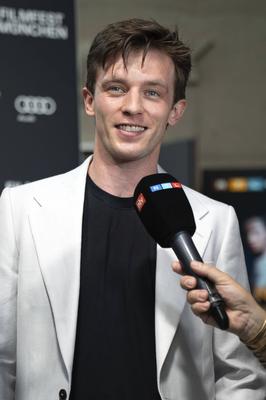 Jannis Niew?hner-stock-photo