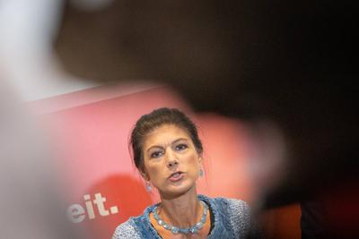 BSW ? B?ndnis Sahra Wagenknecht ? Klausurtagung von Parteivorstand und Landesvorsitzenden ? Pressestatement zum Ende der Tagung ?-stock-foto