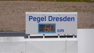Deutschland droht in den n?chsten Tagen eine markante Hitzewelle. Bis knapp 40 °C sind m?glich. Schon jetzt ?chzt Deuts-stock-foto