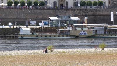 Deutschland droht in den n?chsten Tagen eine markante Hitzewelle. Bis knapp 40 °C sind m?glich. Schon jetzt ?chzt Deuts-stock-foto