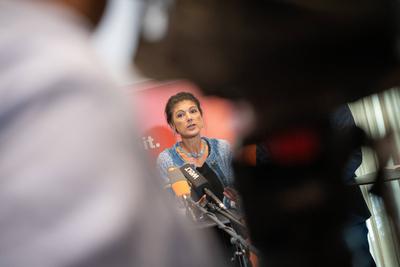 BSW ? B?ndnis Sahra Wagenknecht ? Klausurtagung von Parteivorstand und Landesvorsitzenden ? Pressestatement zum Ende der Tagung ?-stock-foto