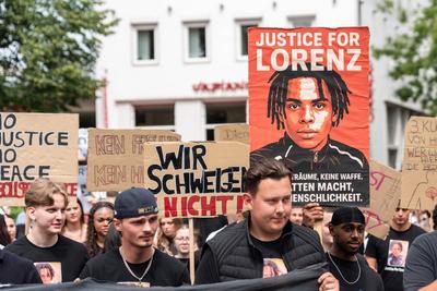 Gerechtigkeit fuer Lorenz, Demonstration in Oldenburg, Buendnis Gerechtigkeit fuer Lorenz, 20.06.2025-stock-foto