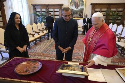 ITALY-VATICAN POPE LEON XIV RECEIVES IN PRIVATE AUDIENCE MR.CARLOS MANUEL VILA NOVA,PRESIDENT OF THE DEMOCRATIC REPUBLIC OF SAO TOME AND PRINCIPE 30-06-2025-stock-foto