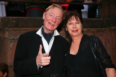 Niebelungen - Festspiele in Worms Otto Sander mit Frau Monika Hansen bei der Premiere der Nibelungen - Festspiele im Dom-stock-photo