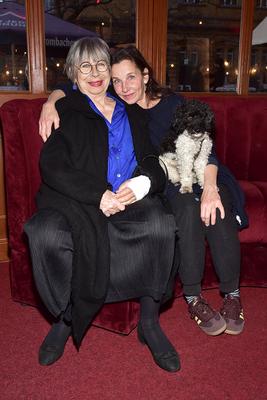 remiere von Ursli PfisterPeggy March, Frau Huggenberger und ichPremiere Ursli Pfister, Peggy March, Frau Huggenberger und ich-stock-photo