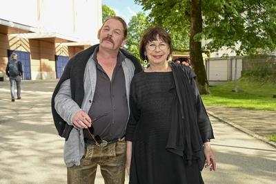 Ben Becker Schauspieler mit seiner Mutter Monika Hansen, zu Gast bei den 42.Oberammergauer Passionsspiele 2022 am Samstag 14.Mai 2022 in Oberammergau Bayern Bayern Deutschland *** Ben Becker Actors with its Mother Monika Hansen, to Guest at the 42 Oberammergauer Passion Plays 2022 on Saturday 14 May 2022 in Oberammergau Bavaria Bavaria Germany-stock-foto
