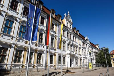 Durchsuchungen im Landtag bei CDU, SPD und AfD. Im Landtag von Sachsen-Anhalt sind am Dienstag B?ros von CDU, SPD und Af-stock-photo