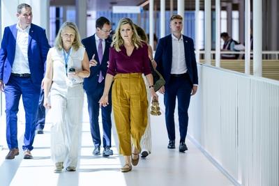 Queen Máxima pays working visit to Radboud University Medical Center, Nijmegen, The Netherlands-stock-foto