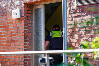 Polizeieinsatz nach Toetungsdelikt in Hamburg-Bramfeld, 01.07.2025-stock-foto