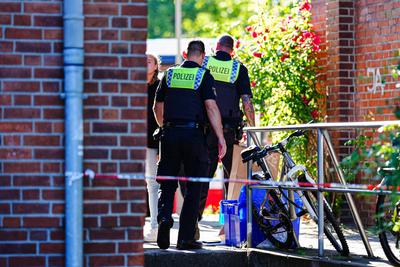 Polizeieinsatz nach Toetungsdelikt in Hamburg-Bramfeld, 01.07.2025-stock-foto