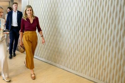 Queen Máxima pays working visit to Radboud University Medical Center, Nijmegen, The Netherlands-stock-foto