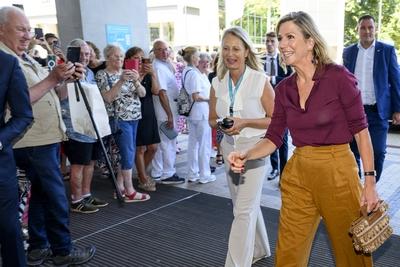 Queen Máxima pays working visit to Radboud University Medical Center, Nijmegen, The Netherlands-stock-foto