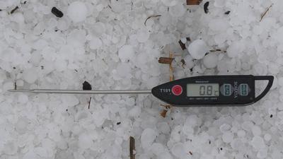 Schwere Gewitter und ein Hagelunwetter haben die Hitze in Baden-W?rttemberg abrupt beendet. Gegen 13 Uhr entluden sich h-stock-foto