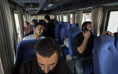 Palestinian prisoners released by the Israeli army are taken to Al-Aqsa Martyrs Hospital for medical examination, the Palestinian prisoners arrested by the Israeli army from Gaza Strip during their ground incursion, Dair El-Balah-stock-foto