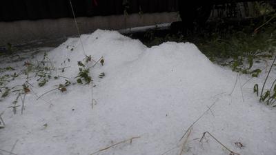 Schwere Gewitter und ein Hagelunwetter haben die Hitze in Baden-W?rttemberg abrupt beendet. Gegen 13 Uhr entluden sich h-stock-foto