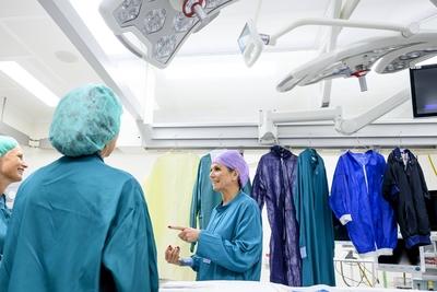 Queen Máxima pays working visit to Radboud University Medical Center, Nijmegen, The Netherlands-stock-foto